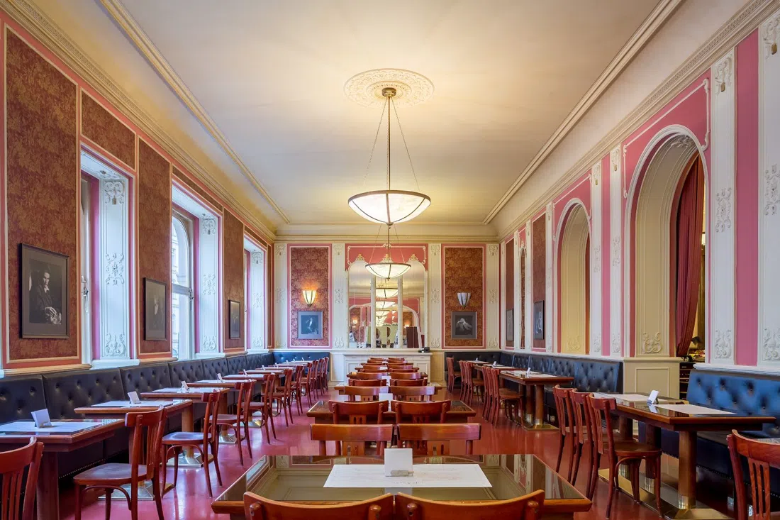 Café Louvre, Praga