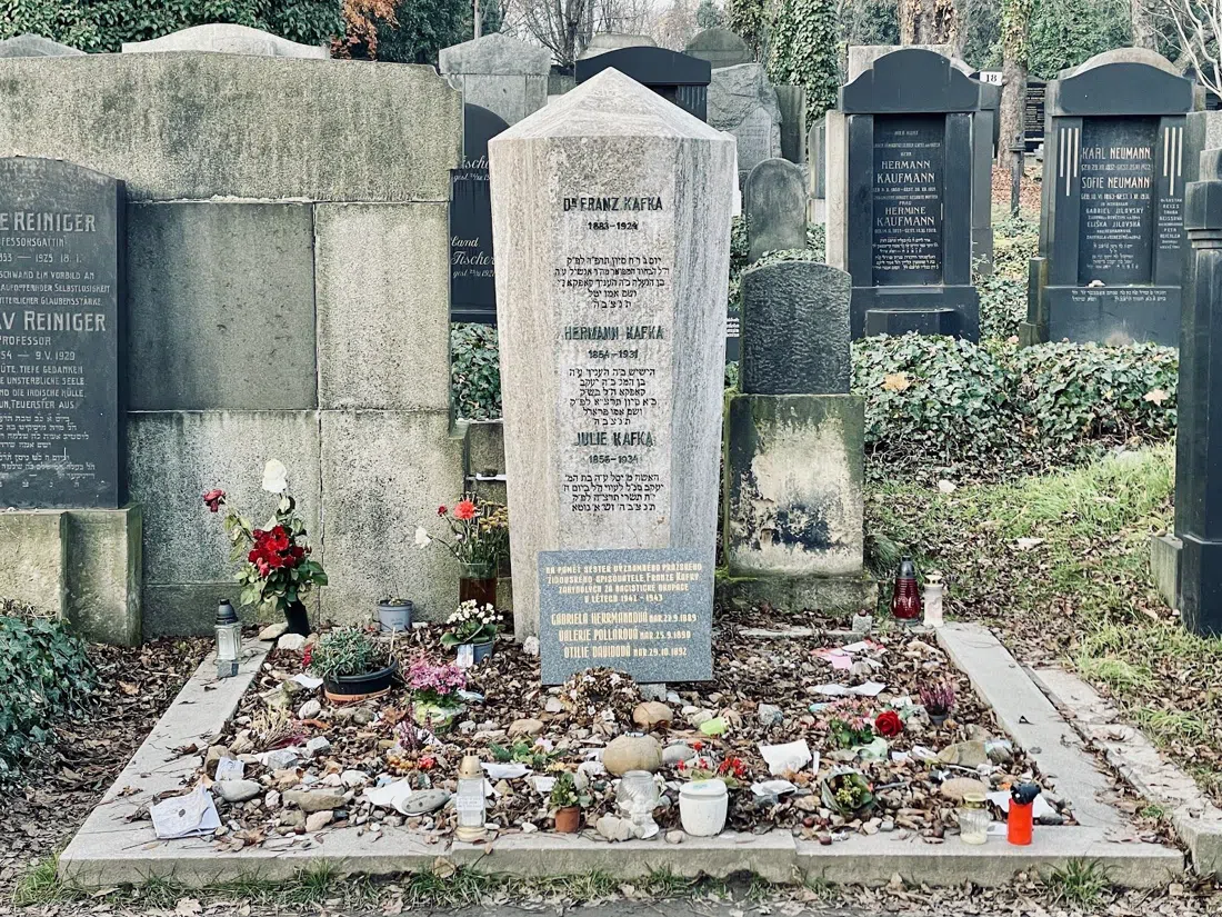 Túmulo de Franz Kafka, Novo Cemitério Judaico, Praga
