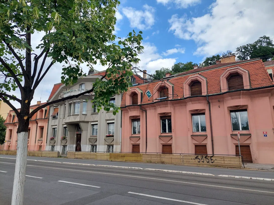 立体主义三胞胎(家庭住宅,Rašínovo nábřeží 6–10号),布拉格