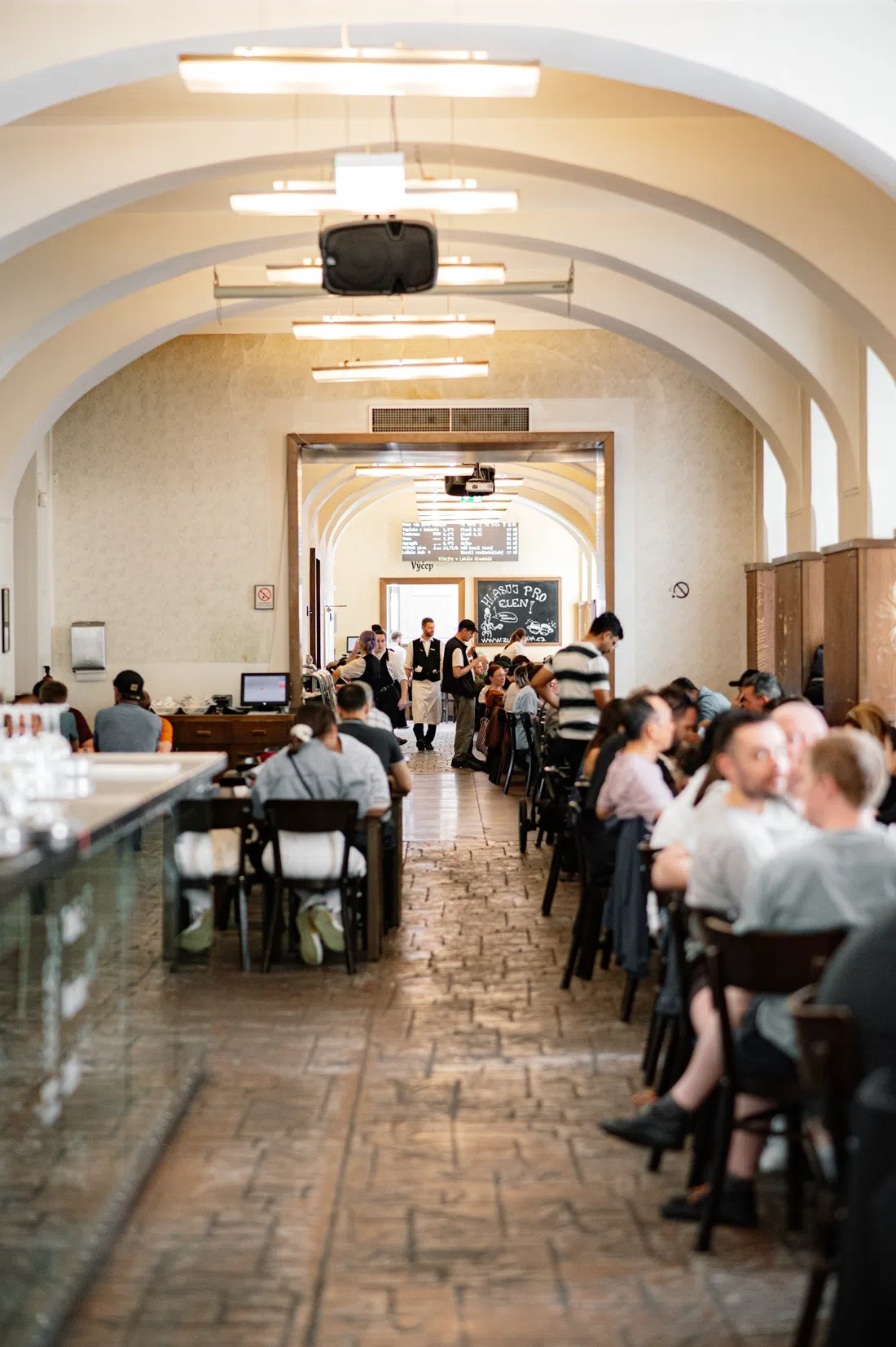 Lokál Dlouhááá, Prag