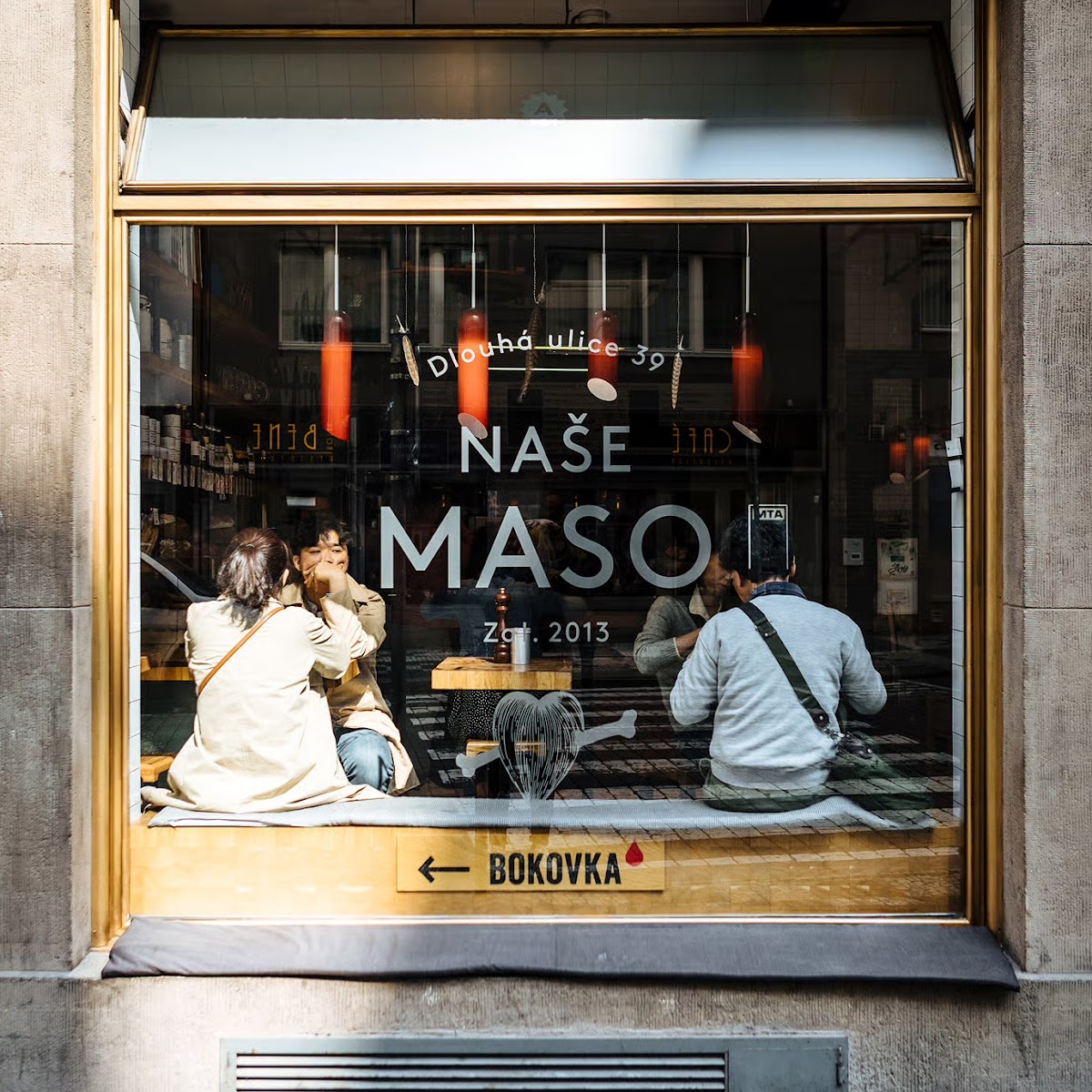 Naše Maso, Prague