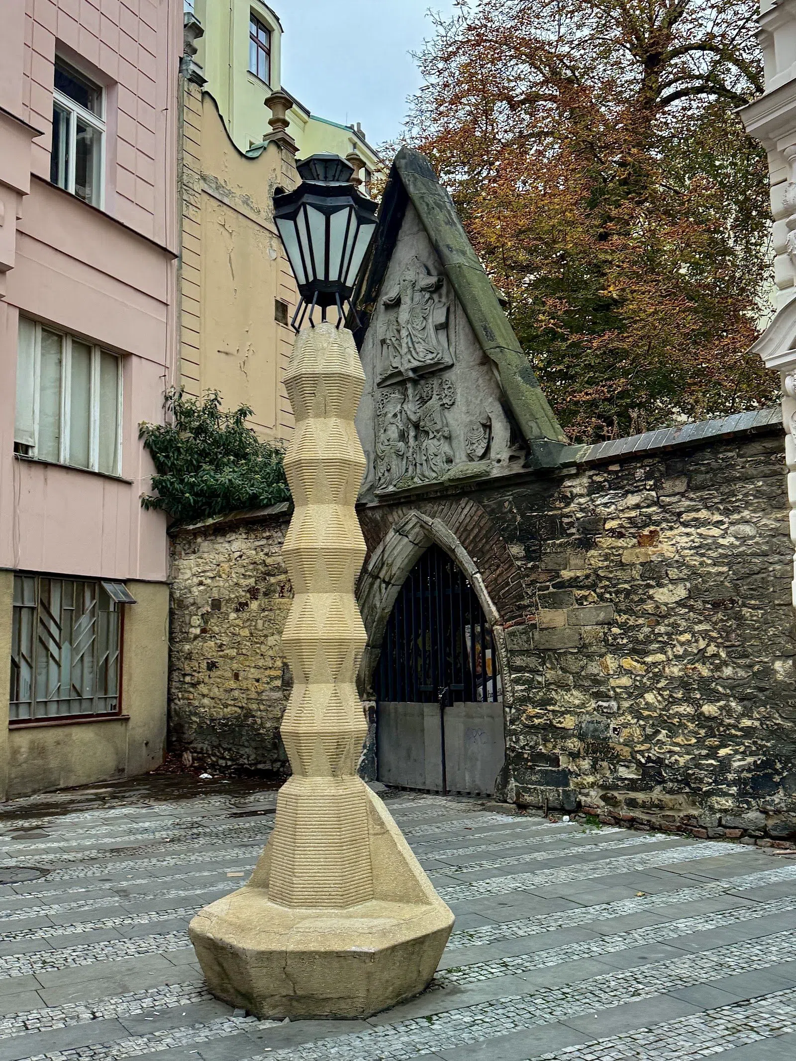 Poste de Luz Cubista (Jungmannovo náměstí), Praga